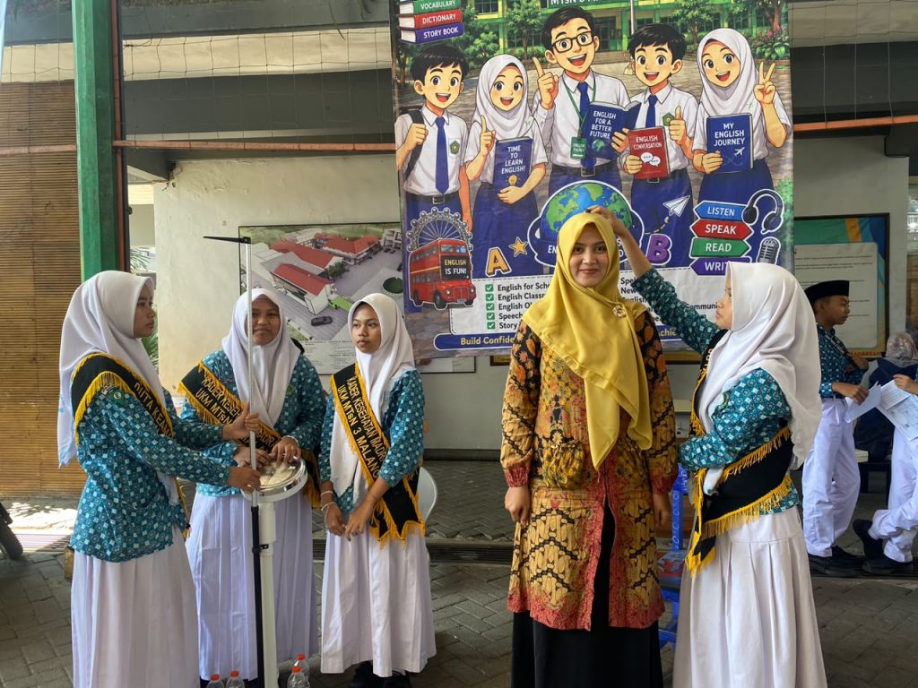 Tak Hanya Murid, Guru dan Tendik MTsN 3 Malang Ikuti CKG, Wujudkan Madrasah Sehat Menuju Indonesia Emas 2045