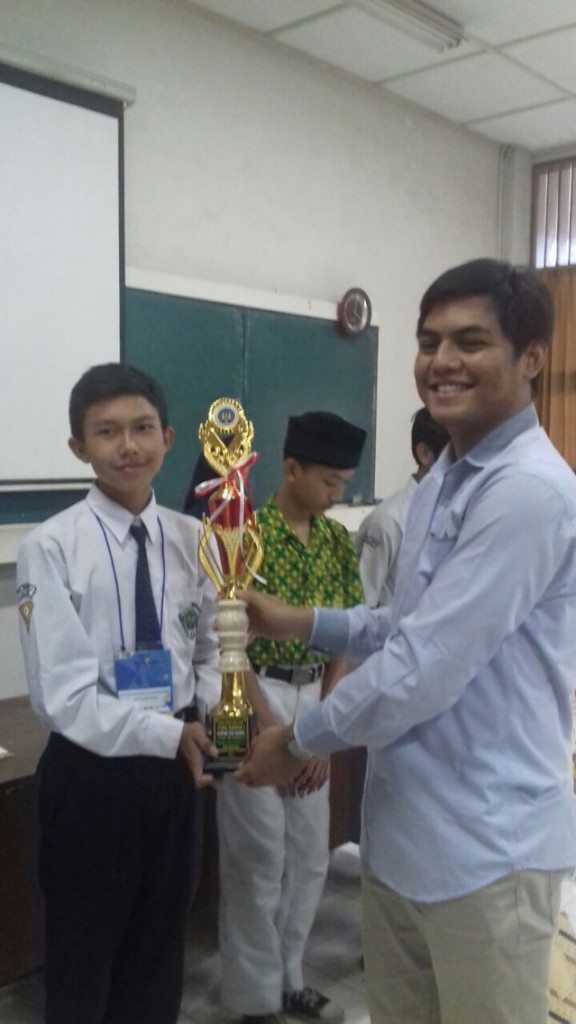Juara Harapan 1 Olimpiade Fisika Nasional