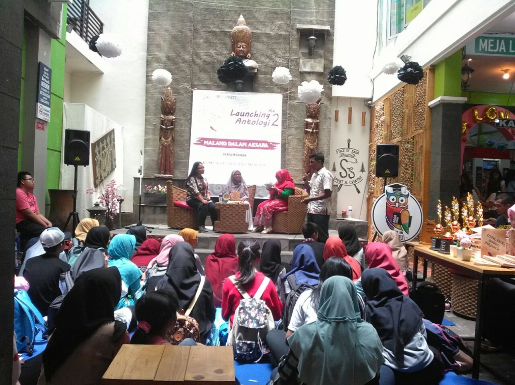 Siswa Matsaneti Beradu Pena di Ajang Malang Menulis