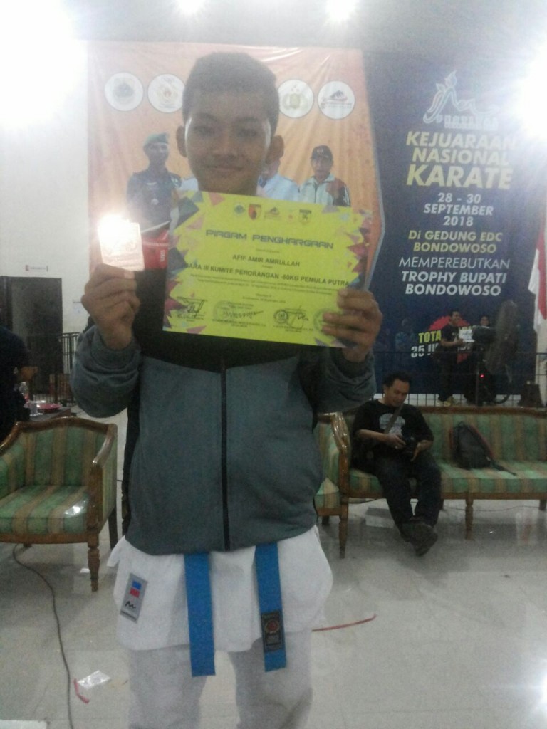 Mewakili Kab. Malang, Siswa MTsN 3 Malang Memperoleh Juara Kejurnas Karate Championship