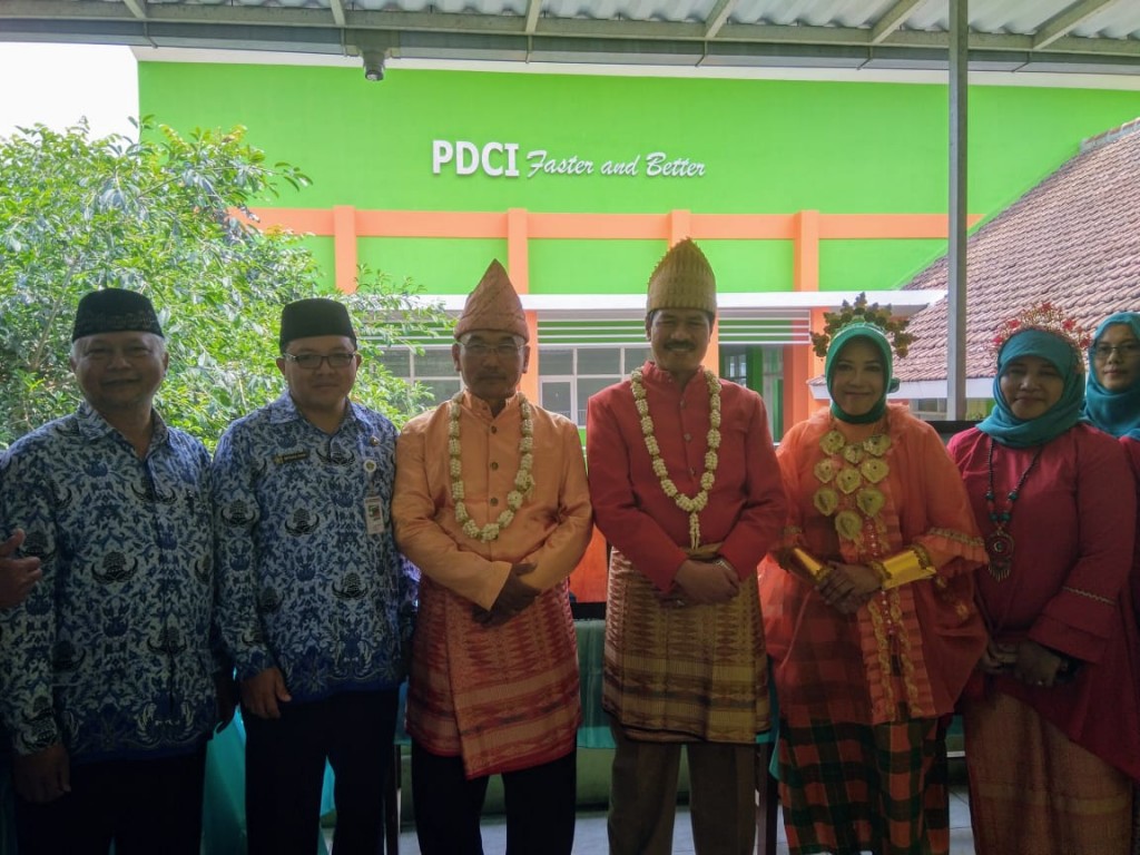 Bangunan 2 Lantai dengan Konsep Modern Minimalis, Hibah Komite Madrasah pada Puncak Milad MTsN 3 Malang