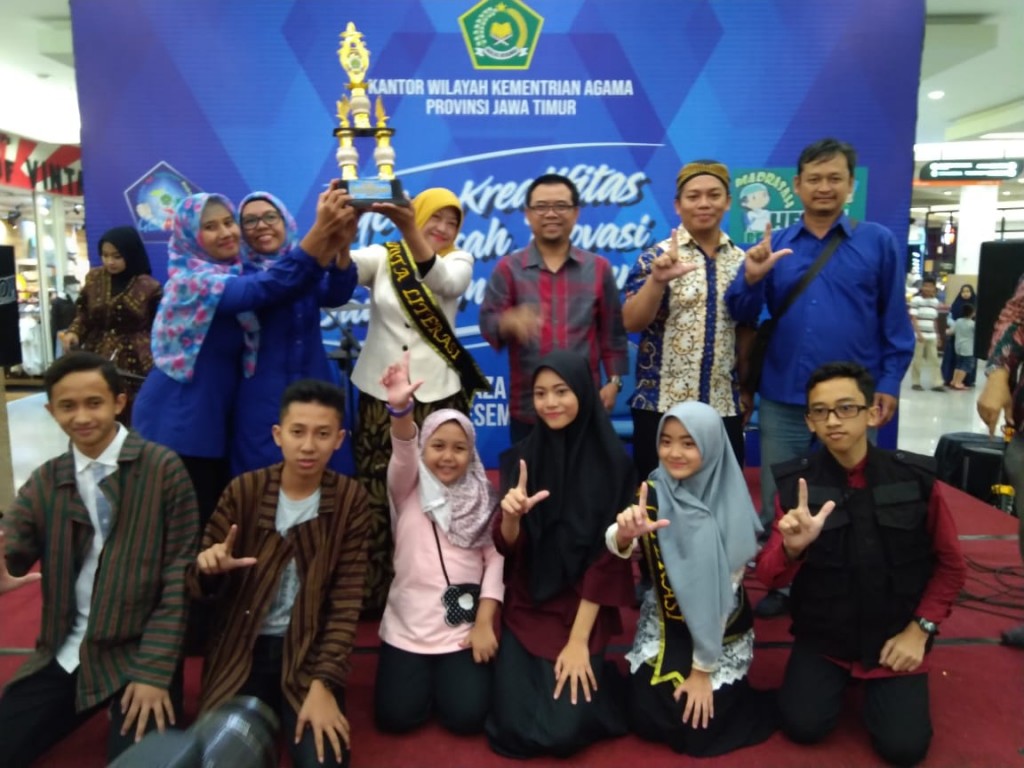 MTsN 3 Malang Juara 1 Madrasah Berliterasi se-Jawa Timur