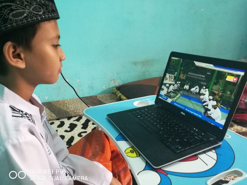 Shalawat Virtual, Peserta Didik MTsN 3 Malang Ikuti Dari Rumah Saja