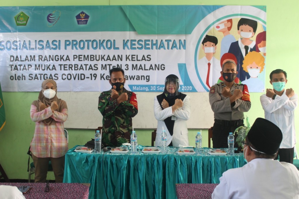 SOSIALISASI PROTOKOL KESEHATAN PEMBUKAAN KELAS TATAP MUKA MTS NEGERI 3 MALANG