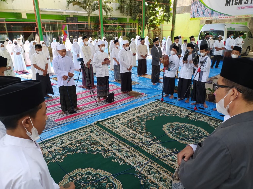 MTsN 3 Malang Peringati Maulid Nabi dan HSN Secara Live Streaming Youtube