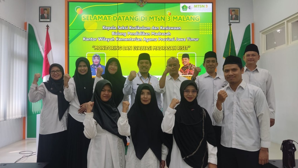MONITORING DAN EVALUASI MADRASAH RISET OLEH KEPALA SEKSI KURIKULUM DAN KESISWAAN BIDANG PENDIDIKAN MADRASAH KEMENAG KANWIL JAWA TIMUR DI MTSN 3 MALANG