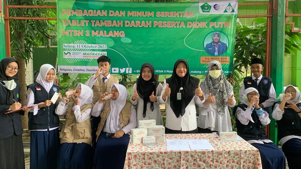 Lindungi Dari Anemia, Peserta Didik Putri Serentak Minum Tablet Penambah Darah