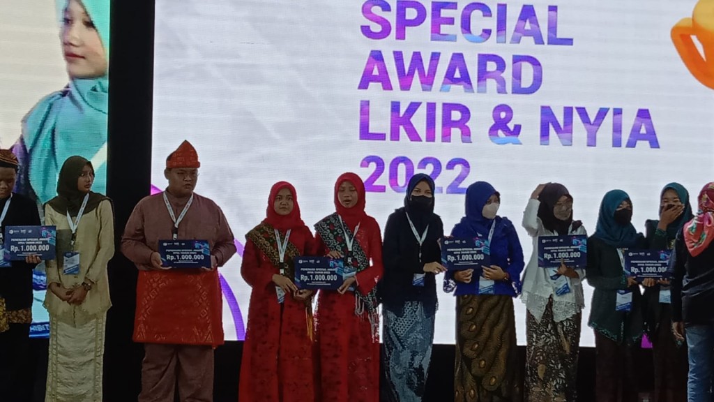 SPECIAL AWARD BRIN 2022 MTsN 3 MALANG