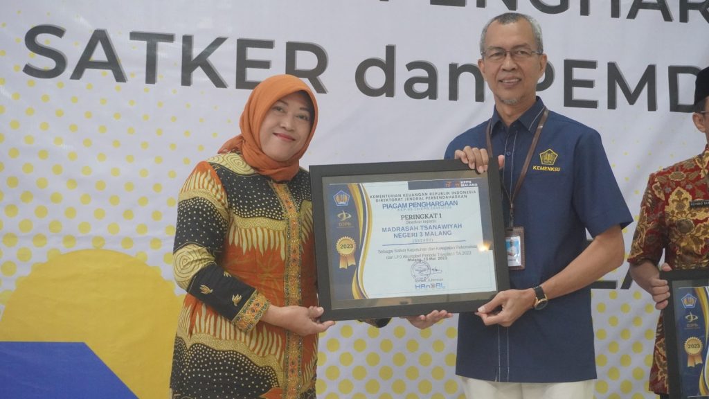 Peringkat 1 Satker Kepatuhan dan Ketepatan Rekonsiliasi dan LPJ Akuntabel