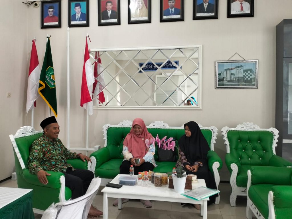 Monitoring Pelaksanaan Asistensi Mengajar Mahasiswa UIN Maliki Malang