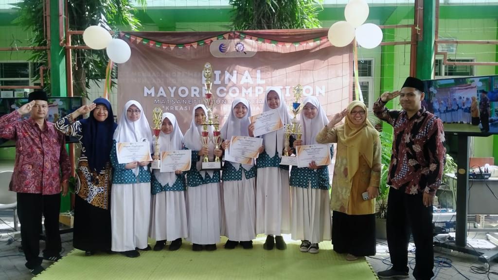 Tiga Juara Scientist Muda Pemula dalam Kemeriahan Pengumuman Mayore