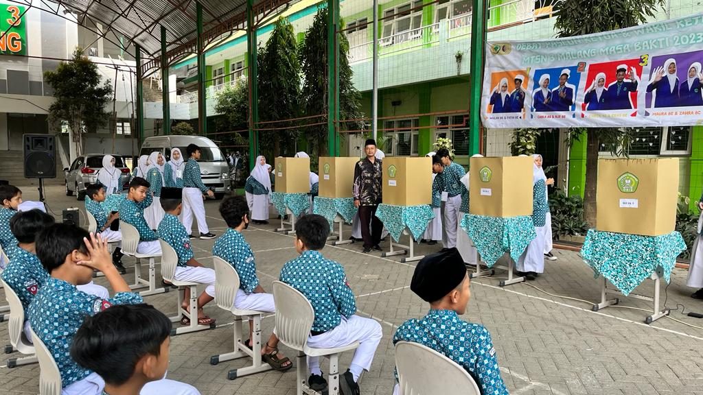 MTsN 3 Malang Gelar Pemilihan Ketua dan Wakil Ketua OSIM secara E-voting