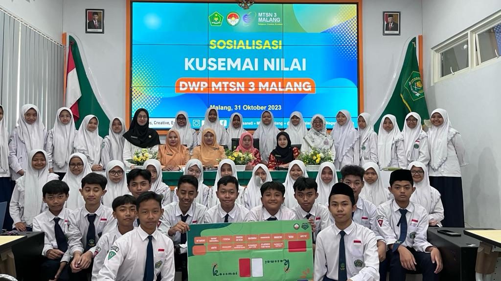 Bermain “Kusemai Nilai”, DWP MTsN 3 Malang Mengajak “Jum’at Bersepeda KK”
