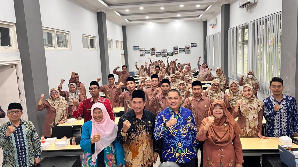 PEMBINAAN KASUBDIT KUREV DIRJEN PENDIS KEMENAG RI DI MTsN 3 MALANG