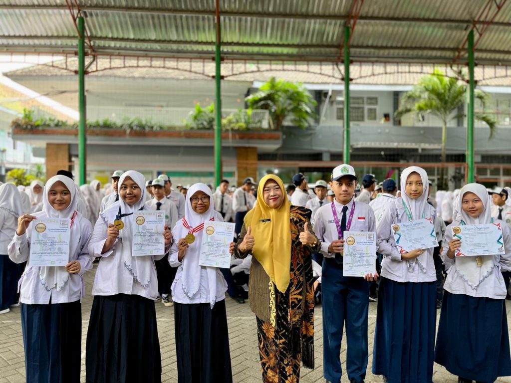 Apel Peringatan Hari Lahir Raden Ayu Kartini, Kamad Serukan Peran Perempuan di Era Modern