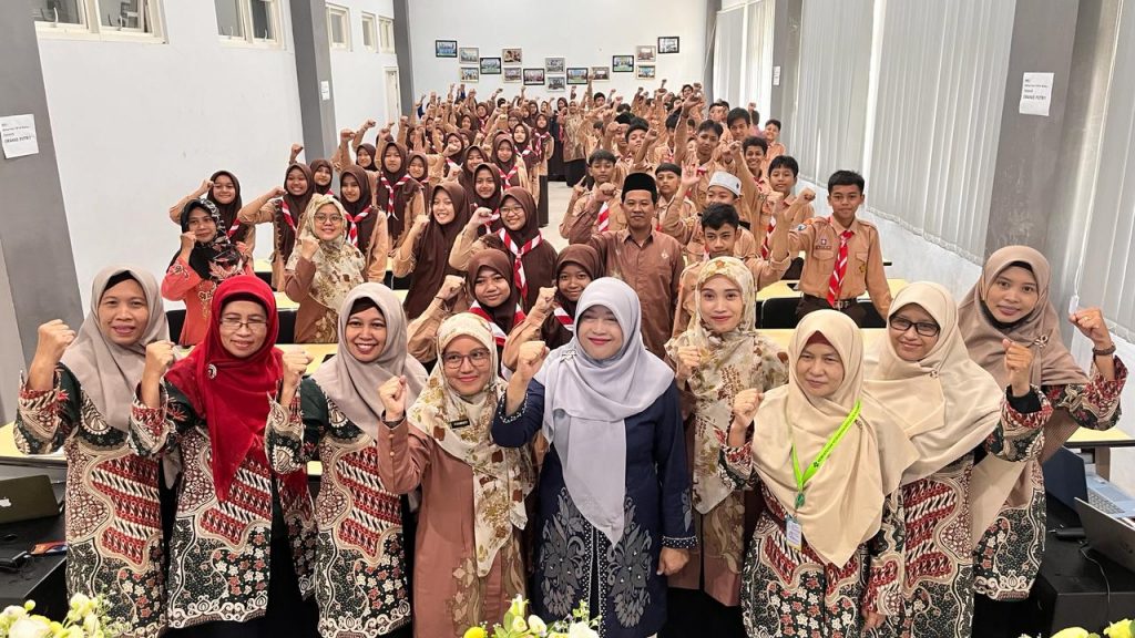 Sosialisasi Pentingnya Kesadaran Diabetes Melitus dan Nutrisi Seimbang Pada Remaja