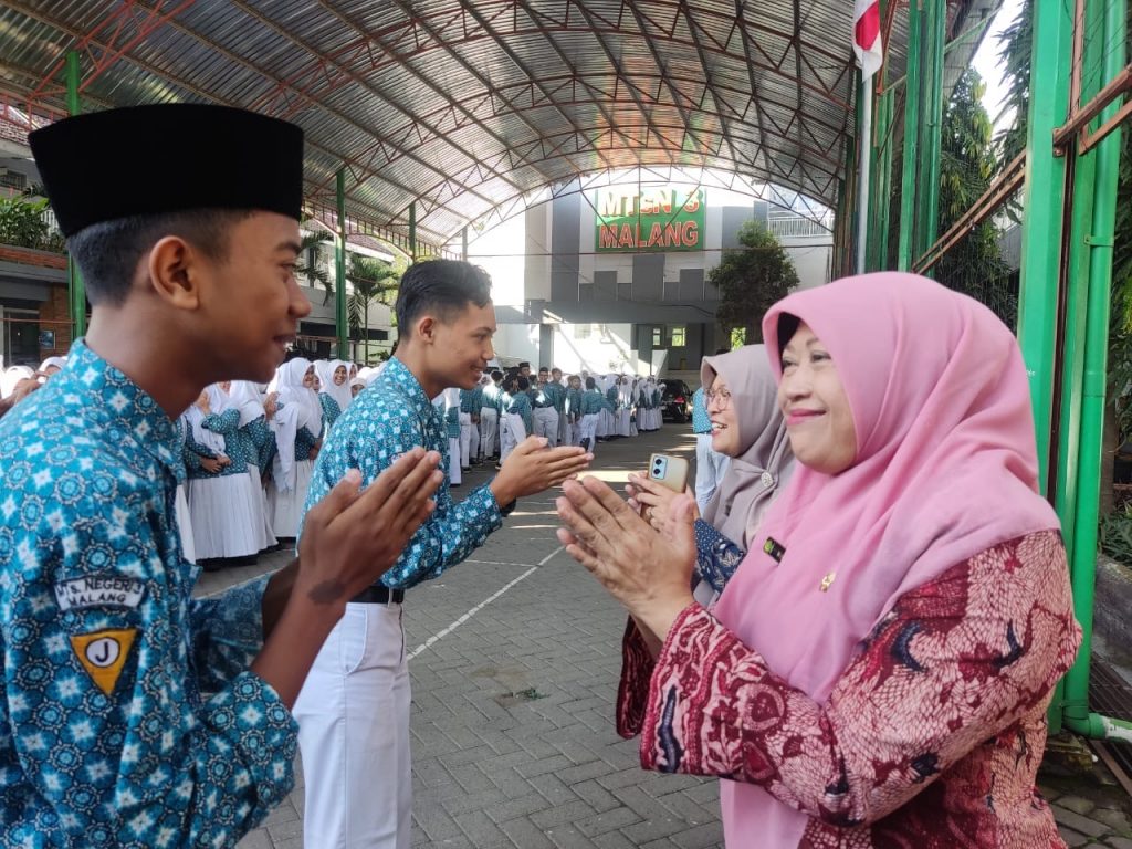 Buka Pembelajaran Efektif dengan Apel Pagi dan Halal Bihalal