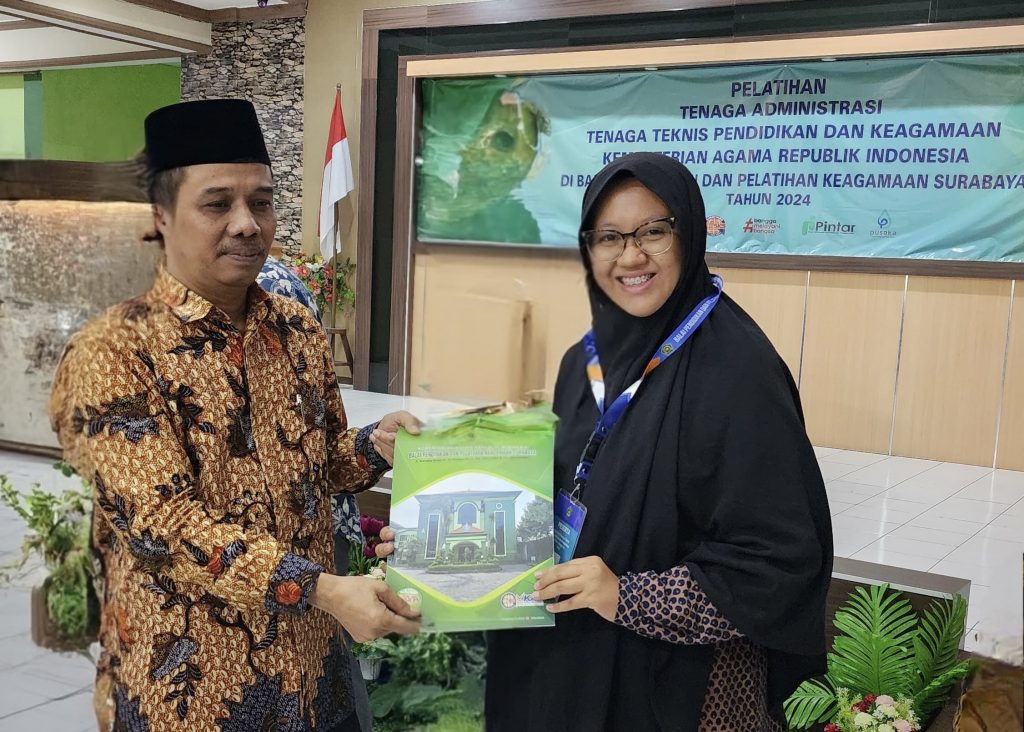 Peringkat 1, Guru MTsN 3 Malang dalam Pelatihan IKM Mapel Bahasa Arab