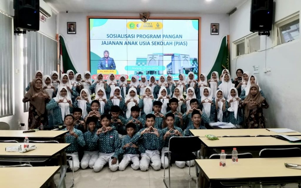 CERDAS MEMILIH JAJANAN SOSIALISASI KADER KESEHATAN PANGAN JAJANAN ANAK USIA SEKOLAH
