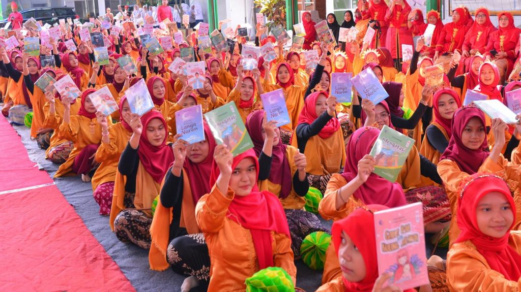 Terbitkan 1000 karya Cerpen, MTsN 3 Malang Terima Penghargaan Sekolah Percontohan Literasi Nasional