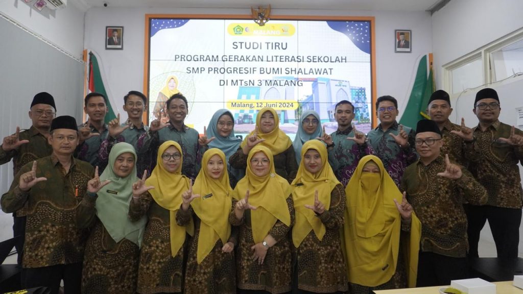 Kunjungan SMP Bumi Shalawat Sidoarjo, Sharing Program Literasi Madrasah