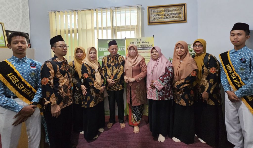 Pengimbasan SSK MTsN 3 Malang ke MTsN 1 Trenggalek