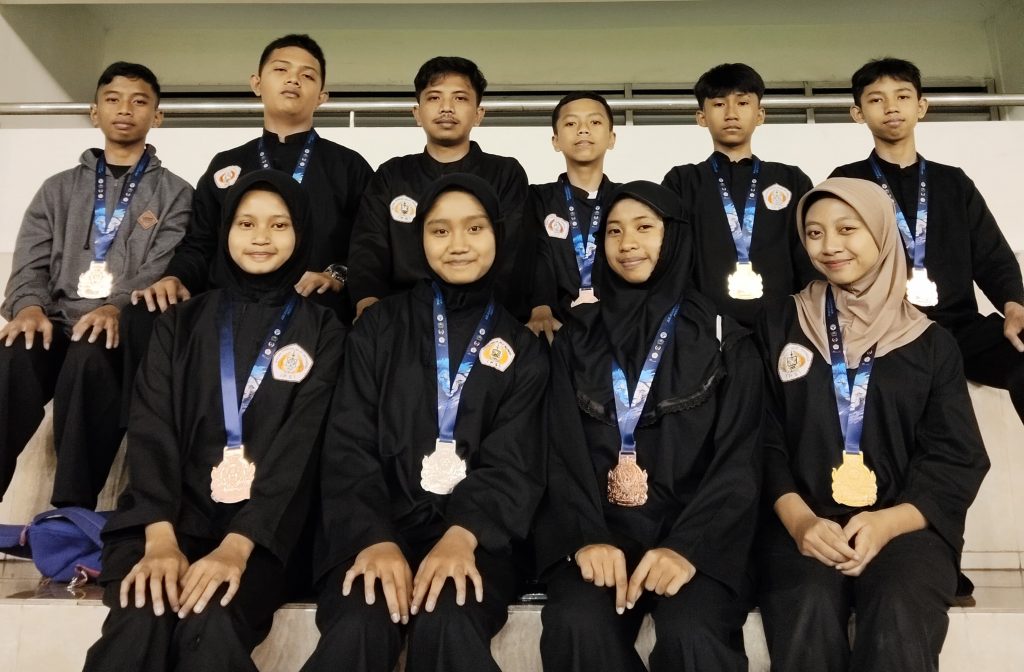 Pencak silat Bawa Pulang 10 Piala Kemenpora RI dan Pj. Wali Kota Malang
