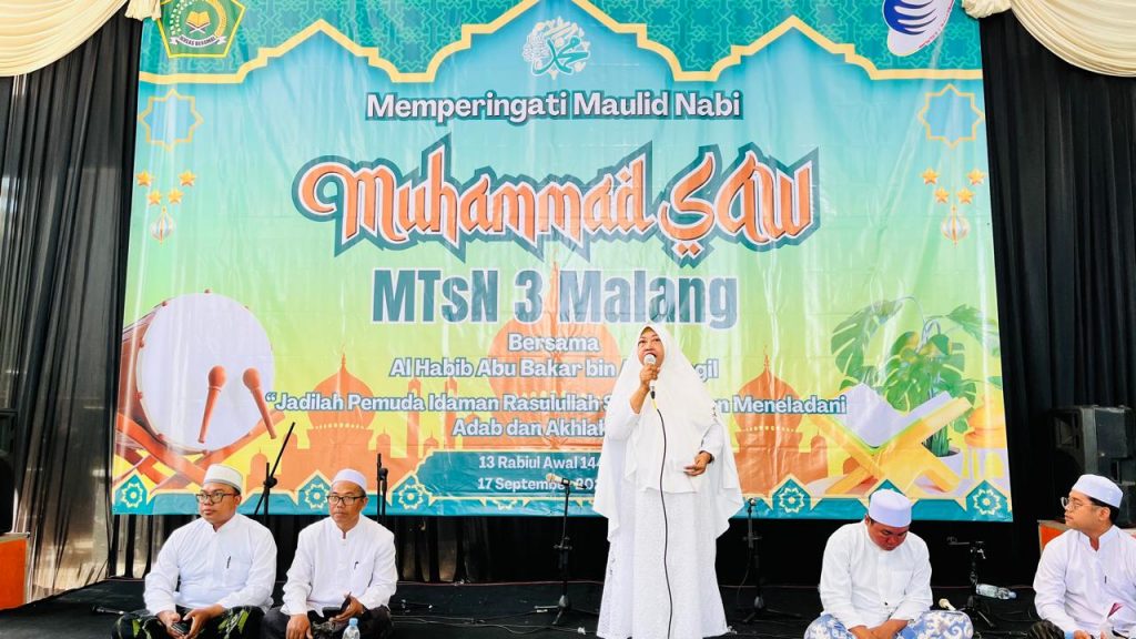 Memperingati Maulid Nabi Muhamad Saw. 1446 H Duta Literasi MTsN 3 Malang persembahkan puisi dan motivasi menulis teladan Rasulullah SAW