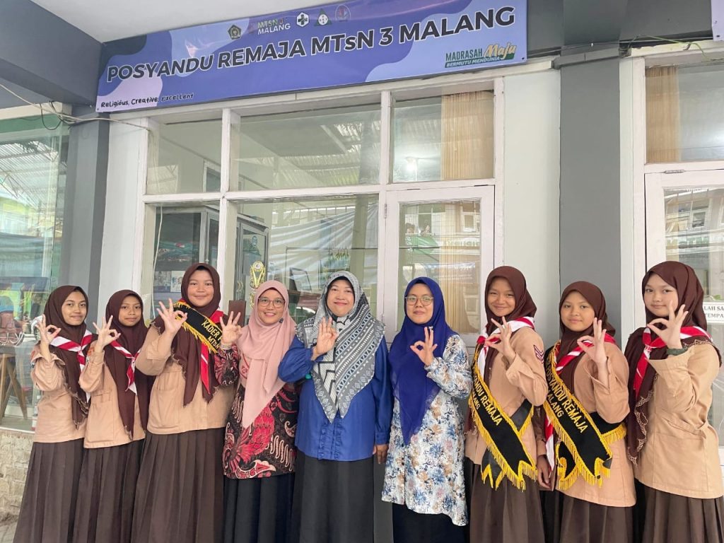 Kegiatan Posyandu Remaja oleh Kader Sekolah Siaga Kependudukan (SSK) MTsN 3 Malang Dalam Rangka Mewujudkan Generasi Sehat dan Cerdas