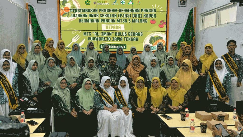 KADER KEAMANAN PANGAN MTsN 3 MALANG MELAKUKAN PENGIMBASAN  PJAS KEPADA PARA PENDIDIK  MTs AL IMAN PURWOREJO JAWA TENGAH