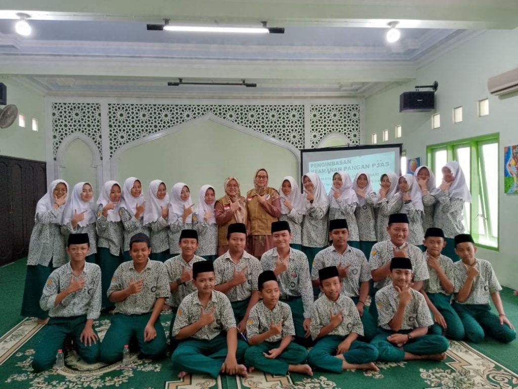 Kader Keamanan Pangan MTsN 3 Malang Pengimbasan PJAS Aman Kepada MTs Al Ma’arif 01 Singosari