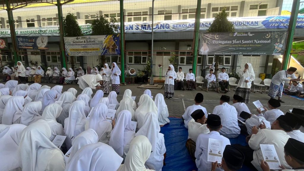 Drama Aku Santri Sejati dalam HSN 2024 di MTsN 3 Malang