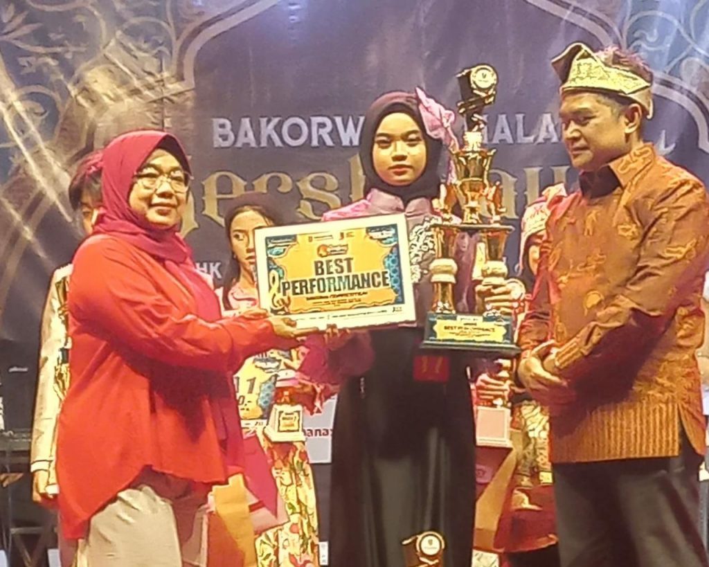 Peserta Didik MTsN 3 Malang Raih Prestasi Gemilang di Singing Competition Festival Bakorwil III Malang