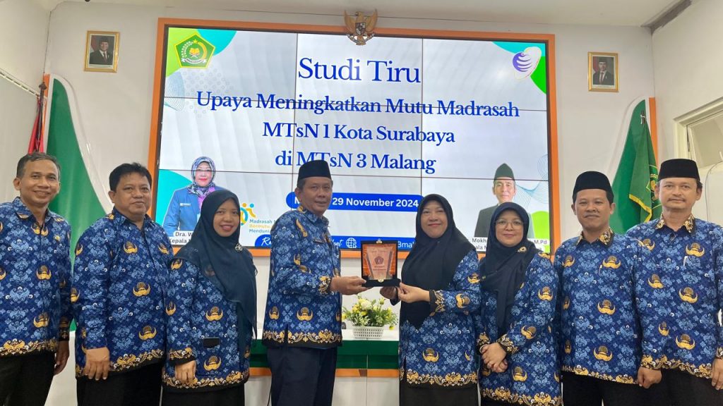 Discursus Studi Tiru MTsN 1 Kota Surabaya