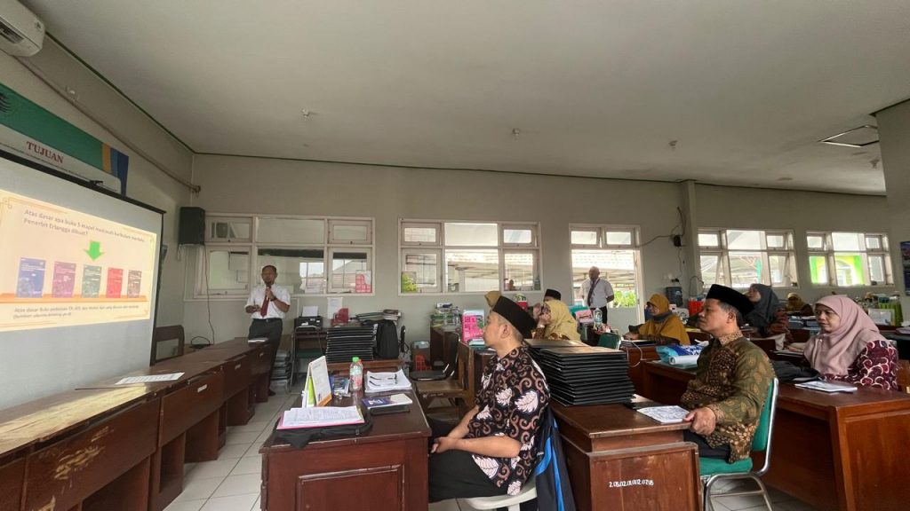 Bedah Buku Erlangga di MTsN 3 Malang: Sinergi dan Inovasi Kurikulum Merdeka