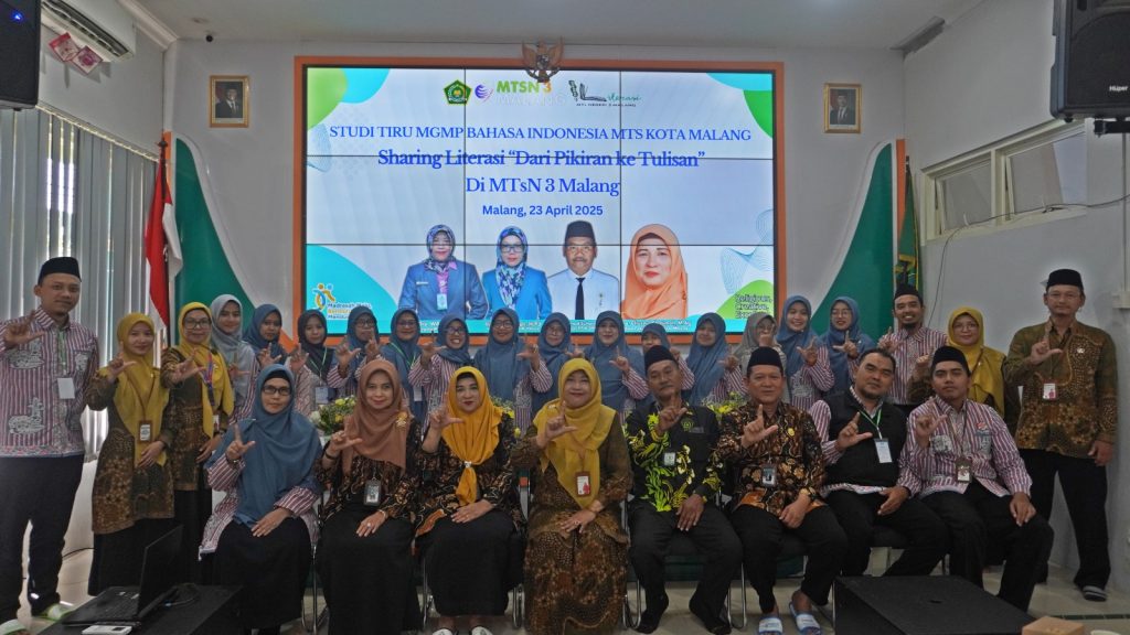 SHARING LITERASI “Dari Pikiran ke Tulisan” Studi Tiru MGMP Bahasa Indonesia MTs Kota Malang ke MTsN 3 Malang