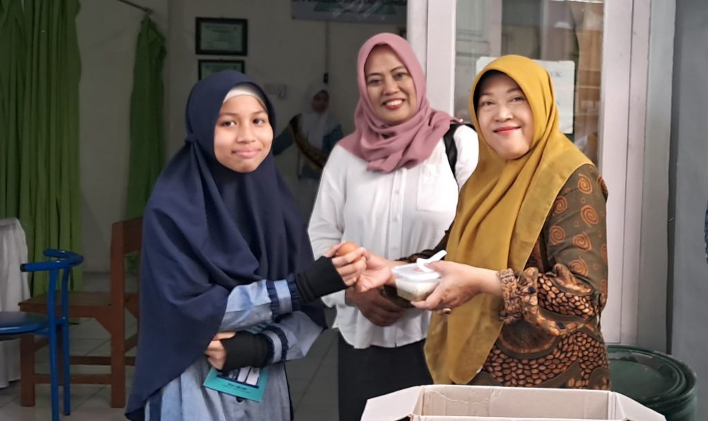 Kader PIK-R MTsN 3 Malang Proaktif Berikan Layanan Konsultasi Kesehatan bagi Santri Misriu