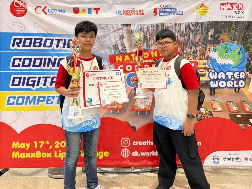 Dua Siswa MTsN 3 Malang Raih Prestasi Nasional dalam Ajang Robotics