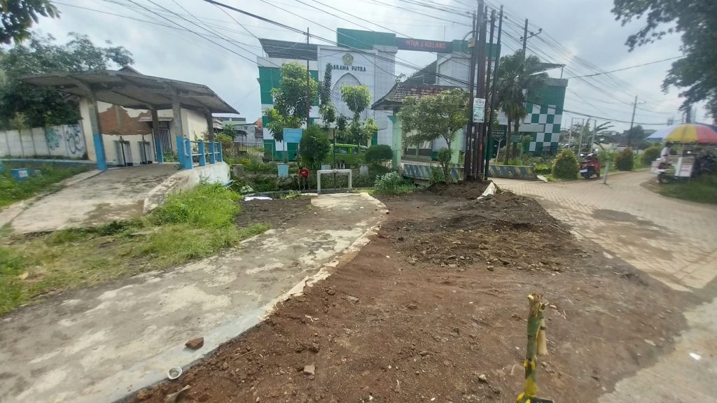 Respon Cepat Legislator Jatim: Saluran Bendung Surak Berlubang di Depan MTsN 3 Malang Diperbaiki