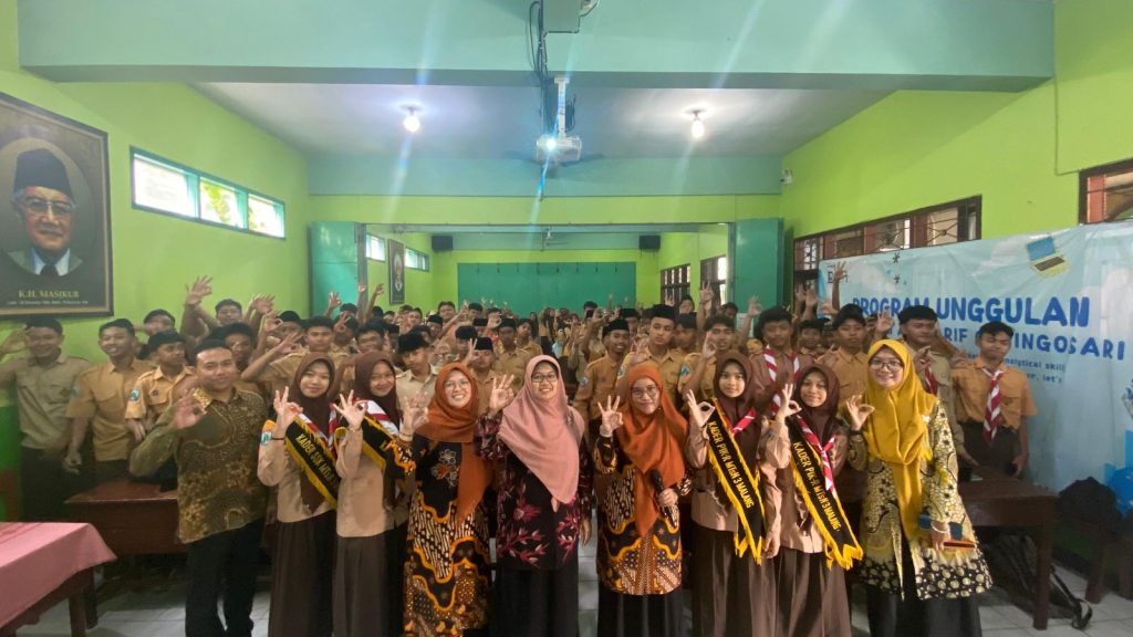 Sosialisasi dan Pengimbasan Program Sekolah Siaga Kependudukan (SSK) dari MTsN 3 Malang kepada SMP Islam Almaarif 01 Singosari sebagai wujud Hubbunnas (cinta kepada sesama manusia)