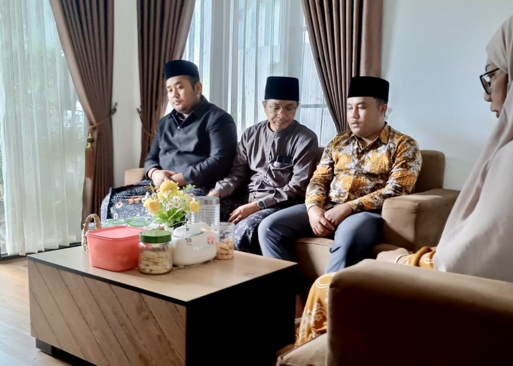 Wujudkan Hubbunnas Melalui Takziyah dan Tawassul Doa untuk Keluarga Siswa