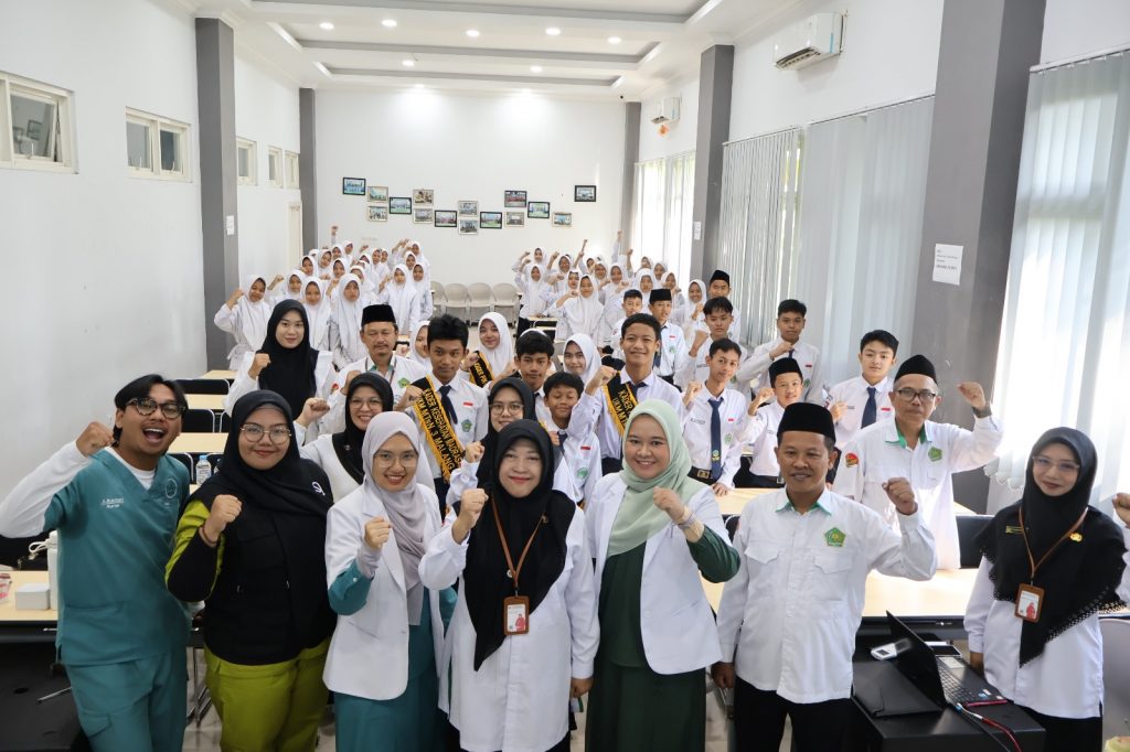 Cinta Diri Dimulai dari Senyuman: Kolaborasi MTsN 3 Malang dan Nays Dental Clinic