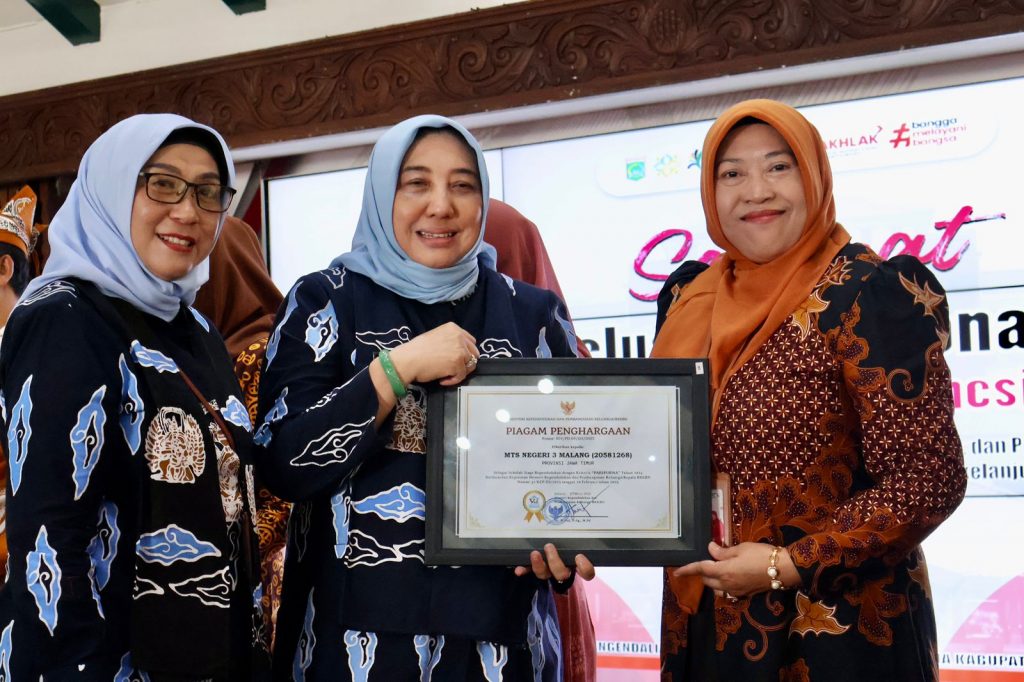 MTsN 3 Malang Raih Penghargaan SSK Kategori Paripurna dari Menteri Kependudukan dan Pembangunan Keluarga BKKBN