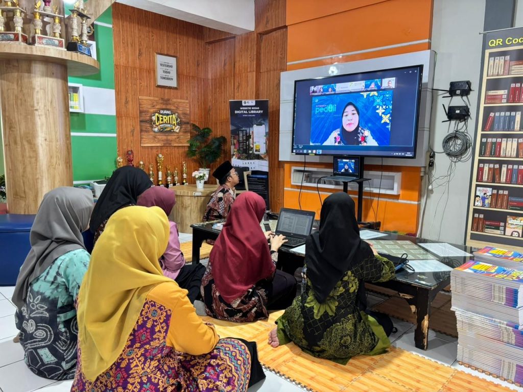 SSK MTsN 3 Malang Perkuat Edukasi Kependudukan dan Perlindungan Anak Digital melalui Gema Edukasi Webinar Nasional