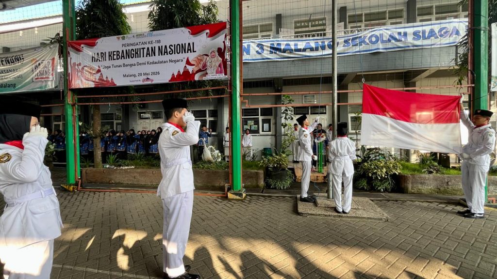 MTsN 3 Malang Gelar Upacara Kebangkitan Nasional ke 118, Umumkan Prestasi Gemilang GMMB Bersama Nyalanesia