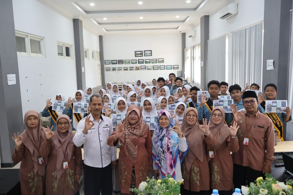 Tingkatkan Peran Kader SSK dan PIK-R, MTsN 3 Malang Gelar Pelatihan Remaja GenRe Bersama Poltekkes Kemenkes Malang